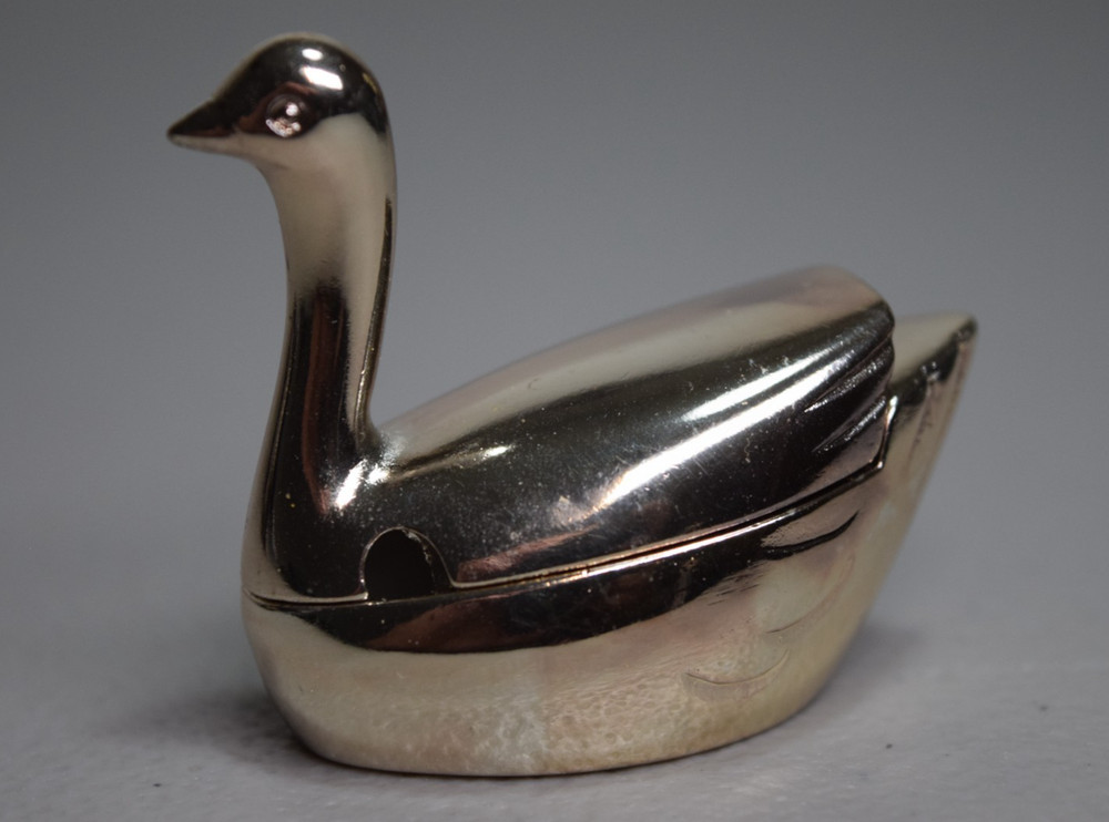 Wm. A. Rogers. Oneida Silversmiths Tarnish Resistant Silver Salt Cellar Swan