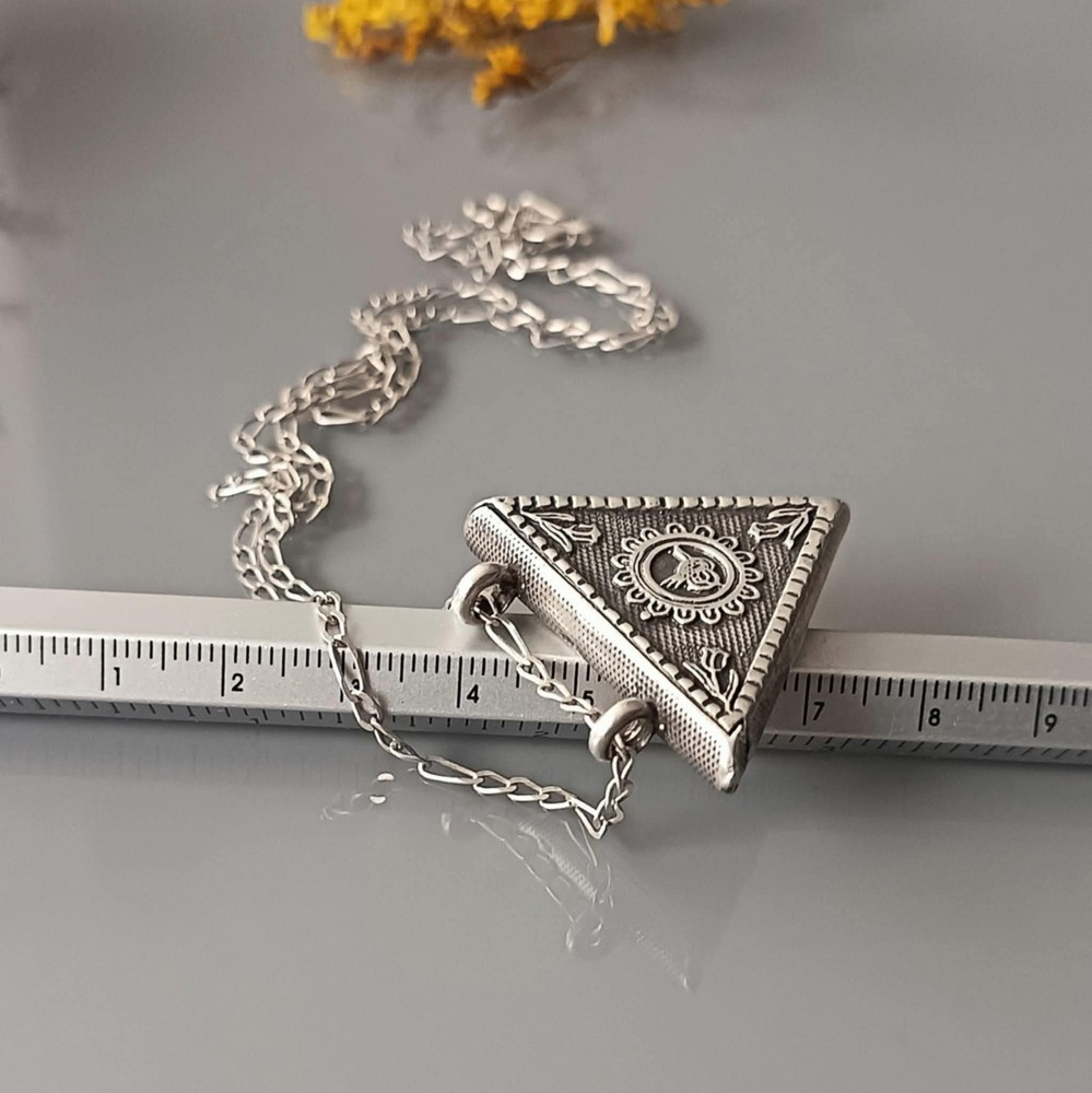 Vintage snuff box silver pendant