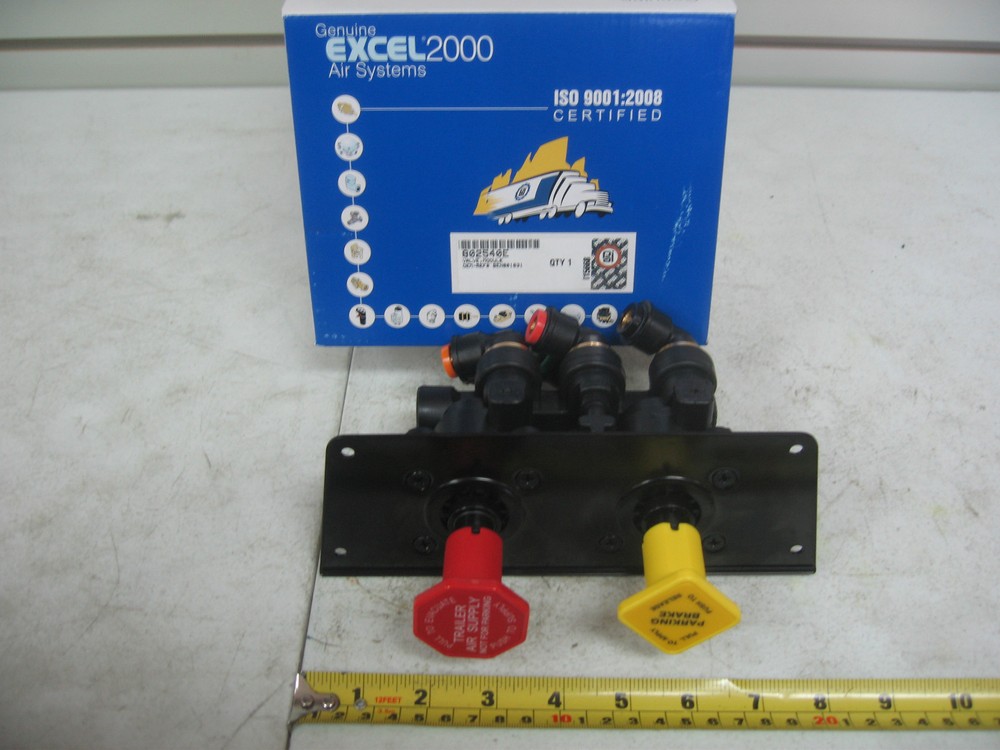 MV3 Dash Control Valve for Freightliner. PAI# 802540E Ref# Bendix 801631 5013293