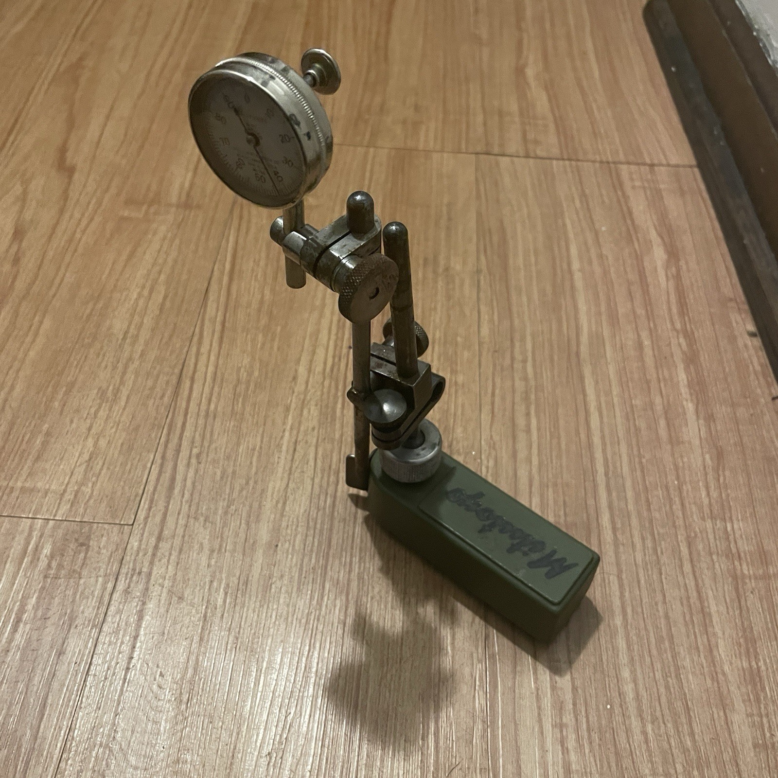 Mitutoyo Magnetic Stand Holder with Starrett 196 Dial Indicator Machinist Tools