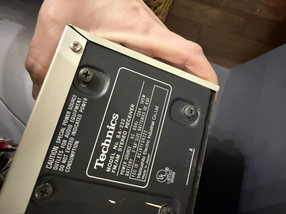 Technics SA-222 stereo receiver. Classic silver face model