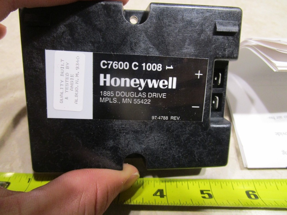 HONEYWELL C7600C1008 SOLID STATE HUMIDITY SENSOR 4-20 mA DUCT MOUNT, S0064