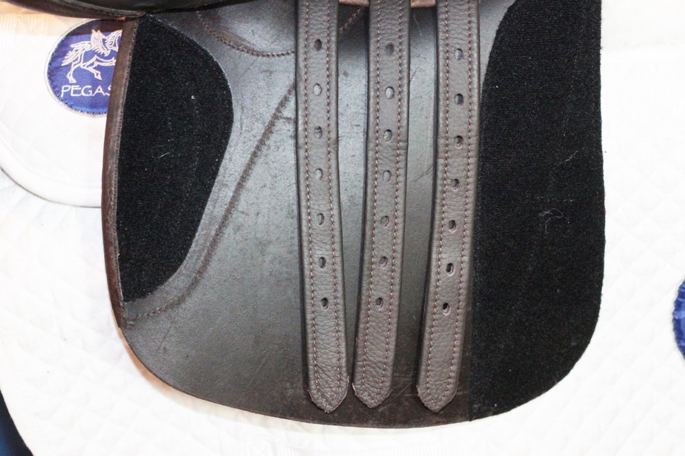 Pony Jumping Saddle Pegasus 15.5 inch