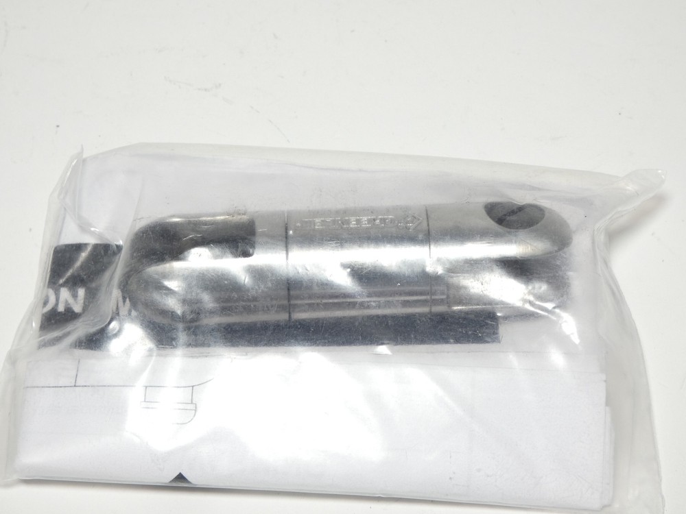 Greenlee 39106 Pulling Swivel 2250Lbs - NEW Surplus!