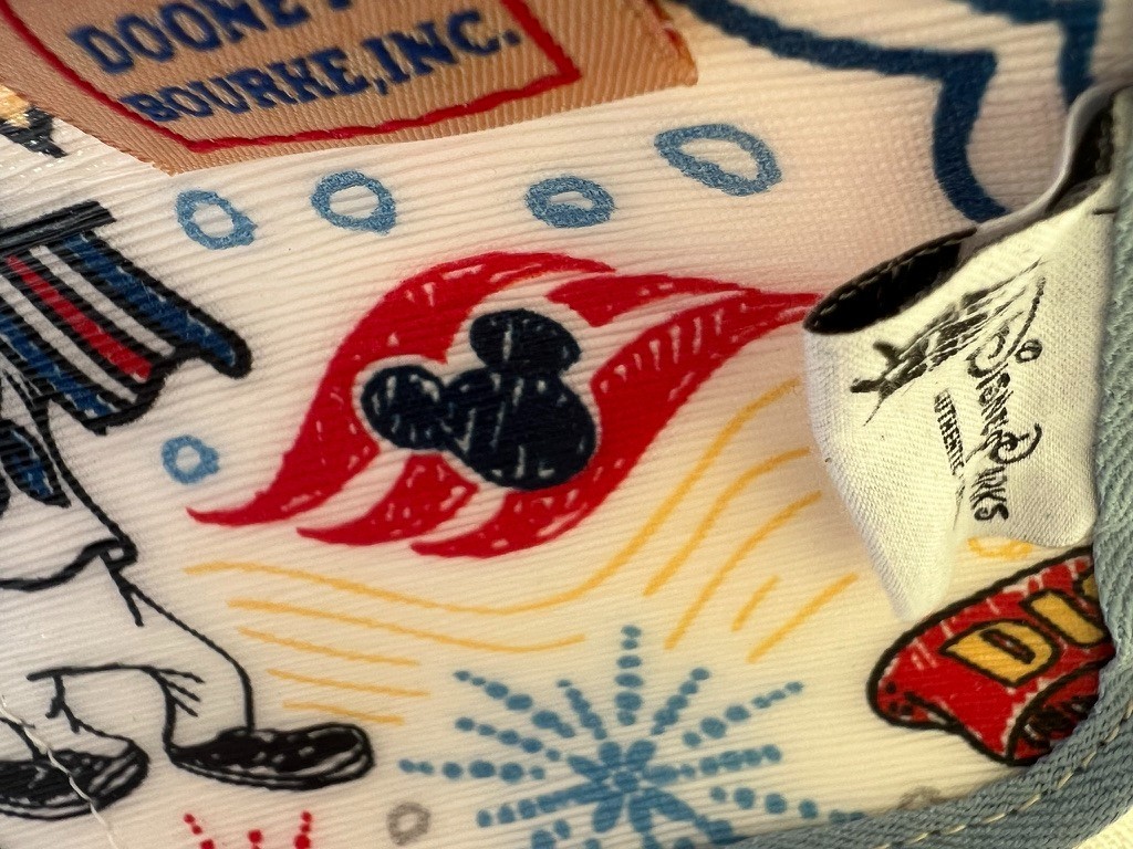 NWT Disney Dooney & Bourke DCL Sketch Tassel Tote D045B - EXCELLENT PLACEMENT