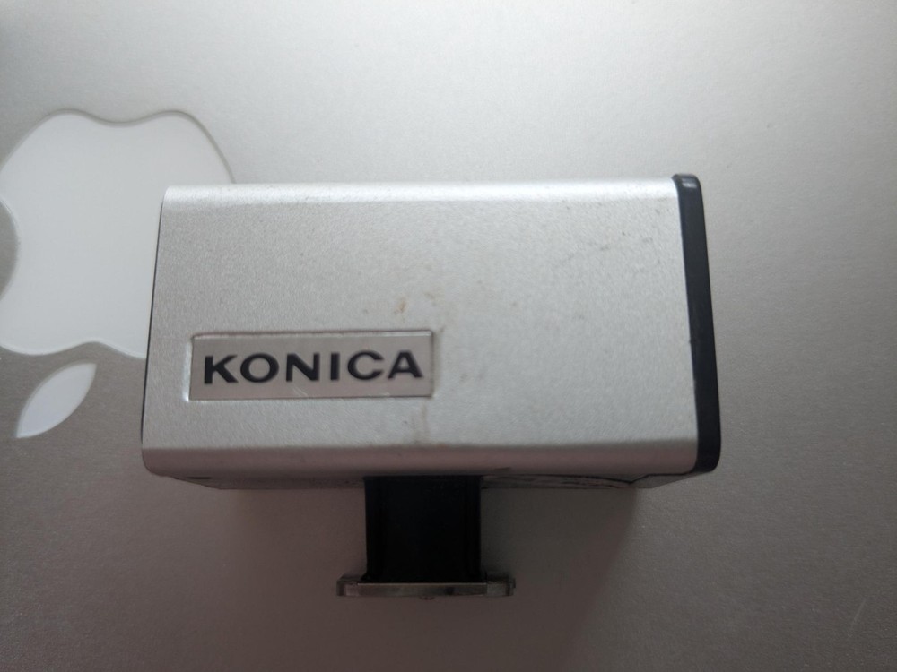 Konice vintage 1960's flash cube flash??