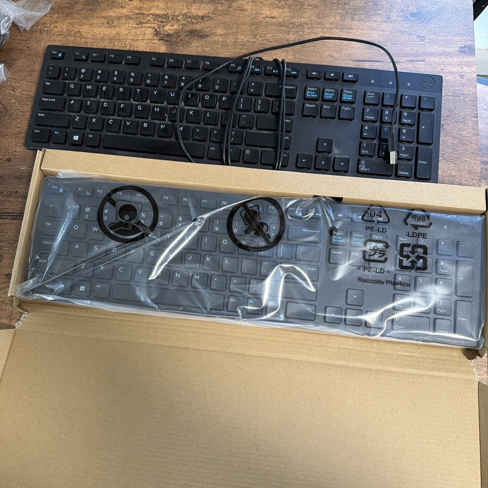 Brand New Computer Bundle 2 Keyboards, Computer Mouse, Cables, Accessories Mic