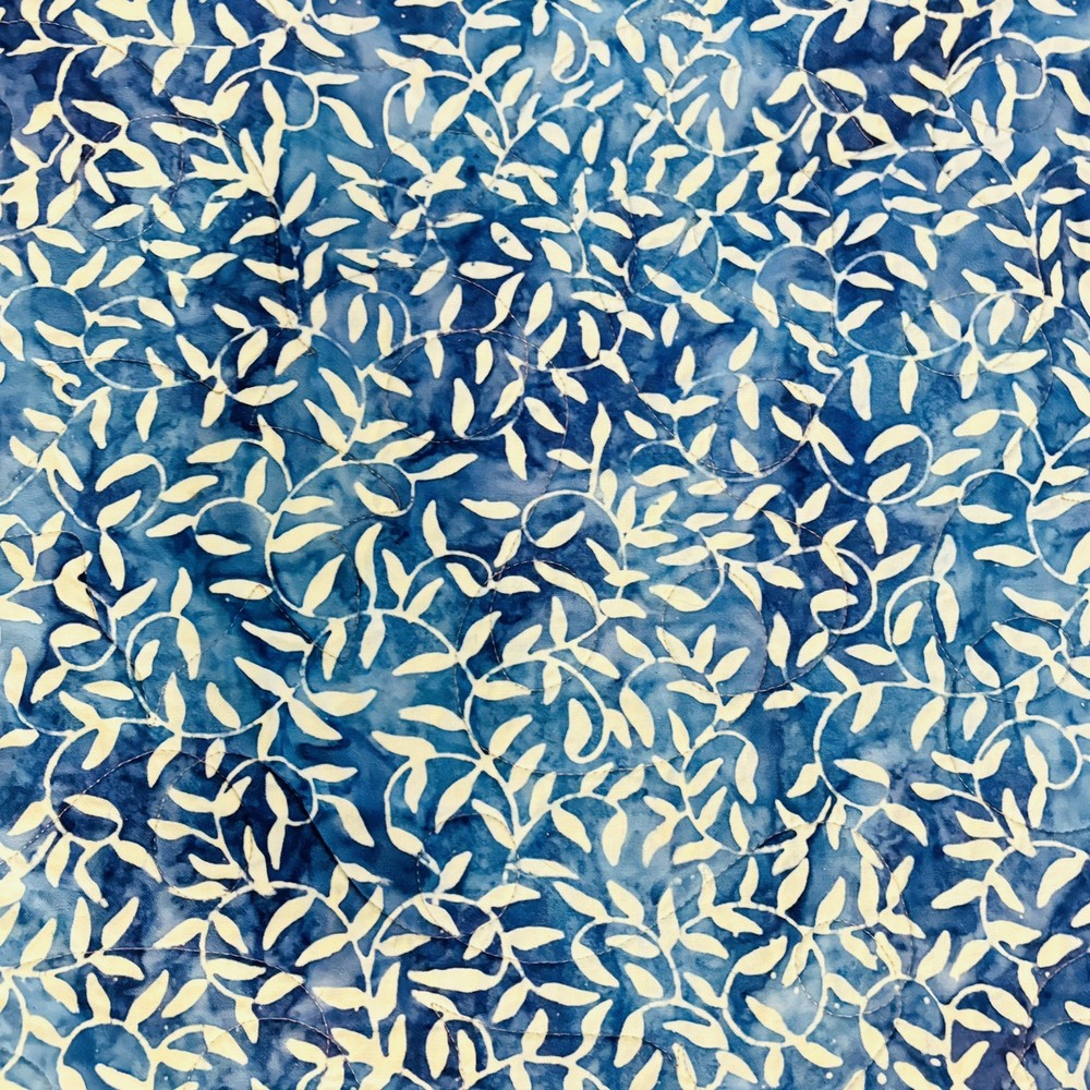 Machine Quilted Moose Lightweight Quilt With Blue Patterned Backing-