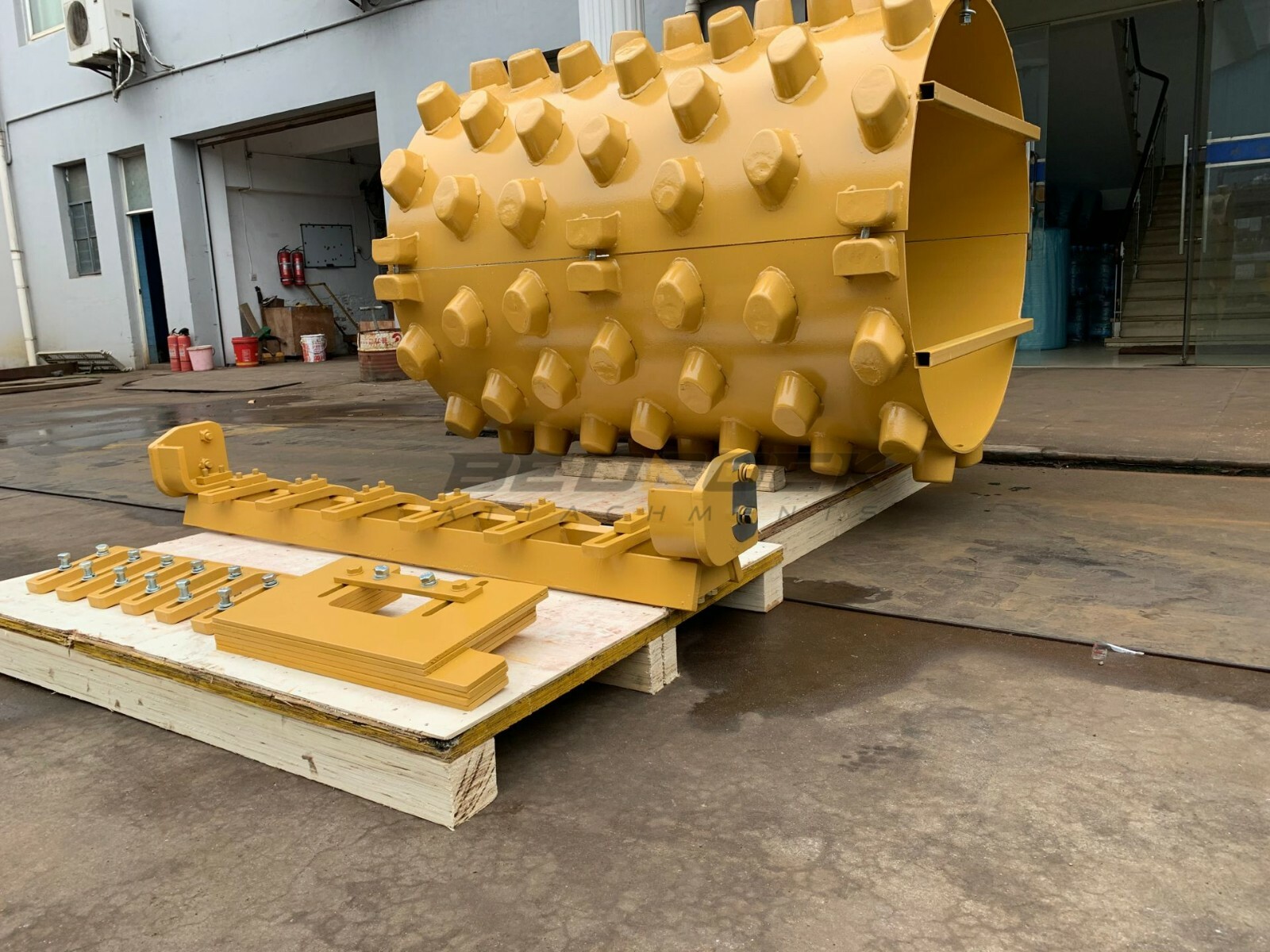 Pad Foot Shell Scraper bar fits CAT CS44B Roller