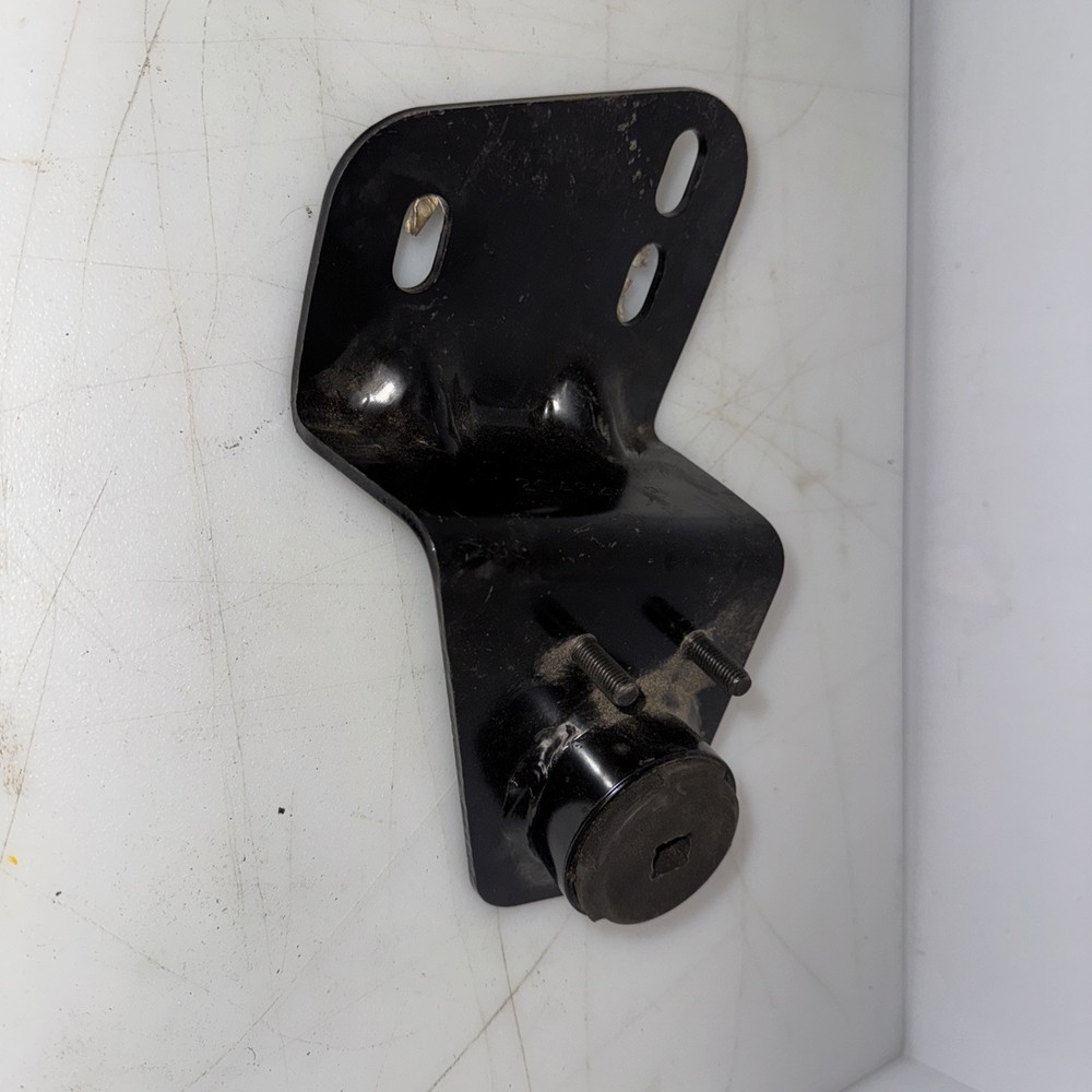 VOLVO 20462812 BRACKET-RADIATOR