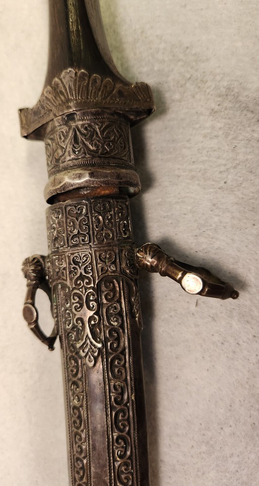 Finely made Silver Mounts, Antique Middle Eastern Koumya Dagger