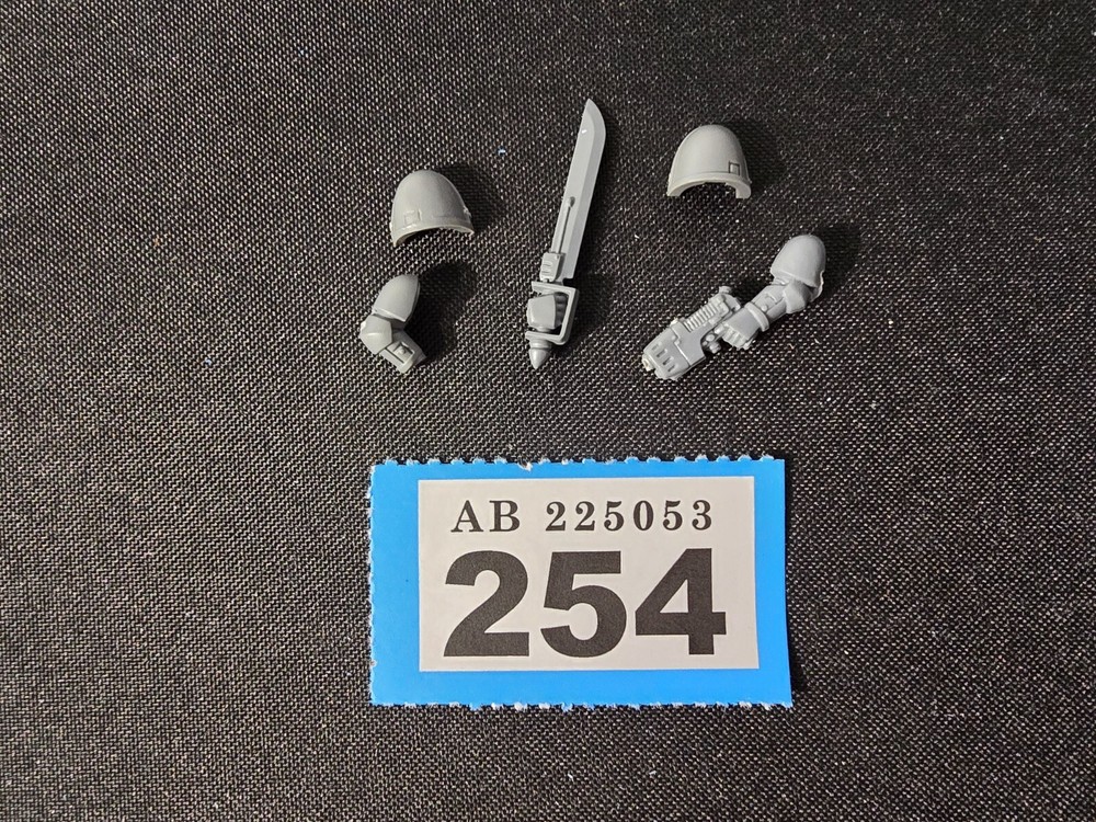 Games Workshop Warhammer 40k Bits Space Marines Sergeant Upgrade Parts