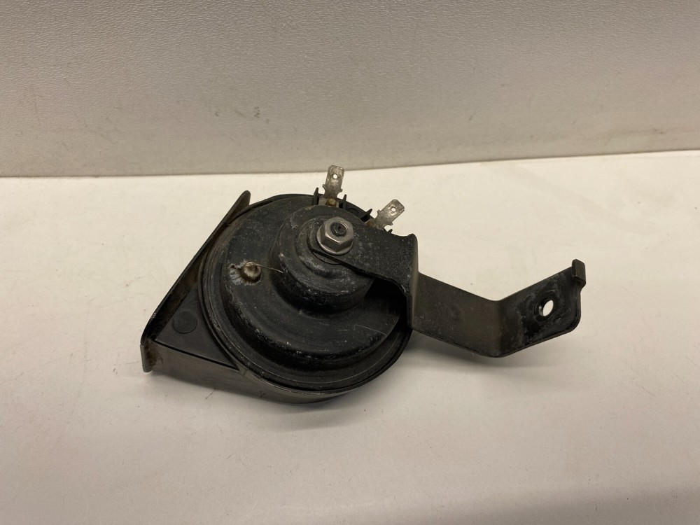 2015-2017 CHRYSLER 200 RIGHT FRONT HORN ASSEMBLY OEM