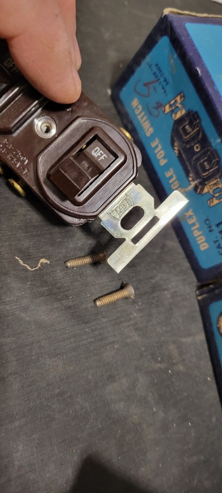 5 Vintage EAGLE BROWN BAKELITE DOUBLE SWITCH 10A 125V #711