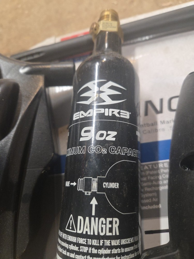 Spyder Advancer Paintball Gun