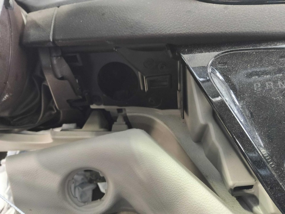 Used A/C Selector Switch fits: 2017 Chrysler Pacifica front 3 zone temperature c