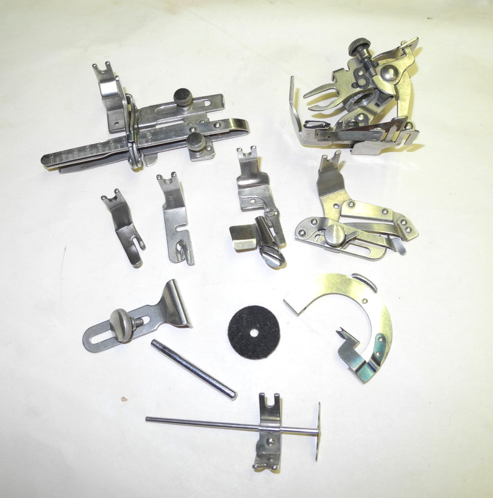 VINTAGE SINGER SEWING MACHINE BACK CLAMP ACCESSORY KIT,  TOP CONDITION, NICE