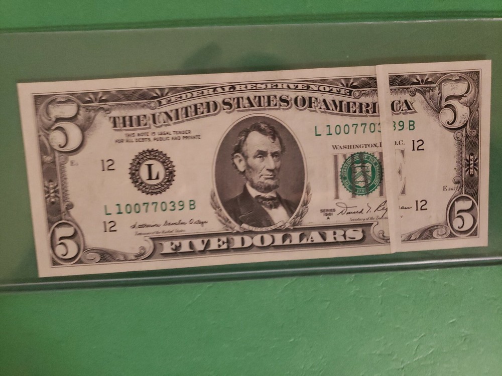 1981 A UNCIRC..ERROR Five Dollar Bill $5 Fed Res Note ERROR BIG GUTTER FOLD