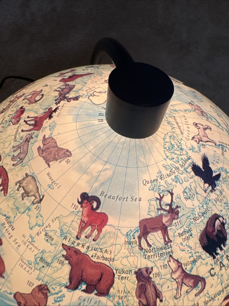Stellanova Illuminated Globe wildlife