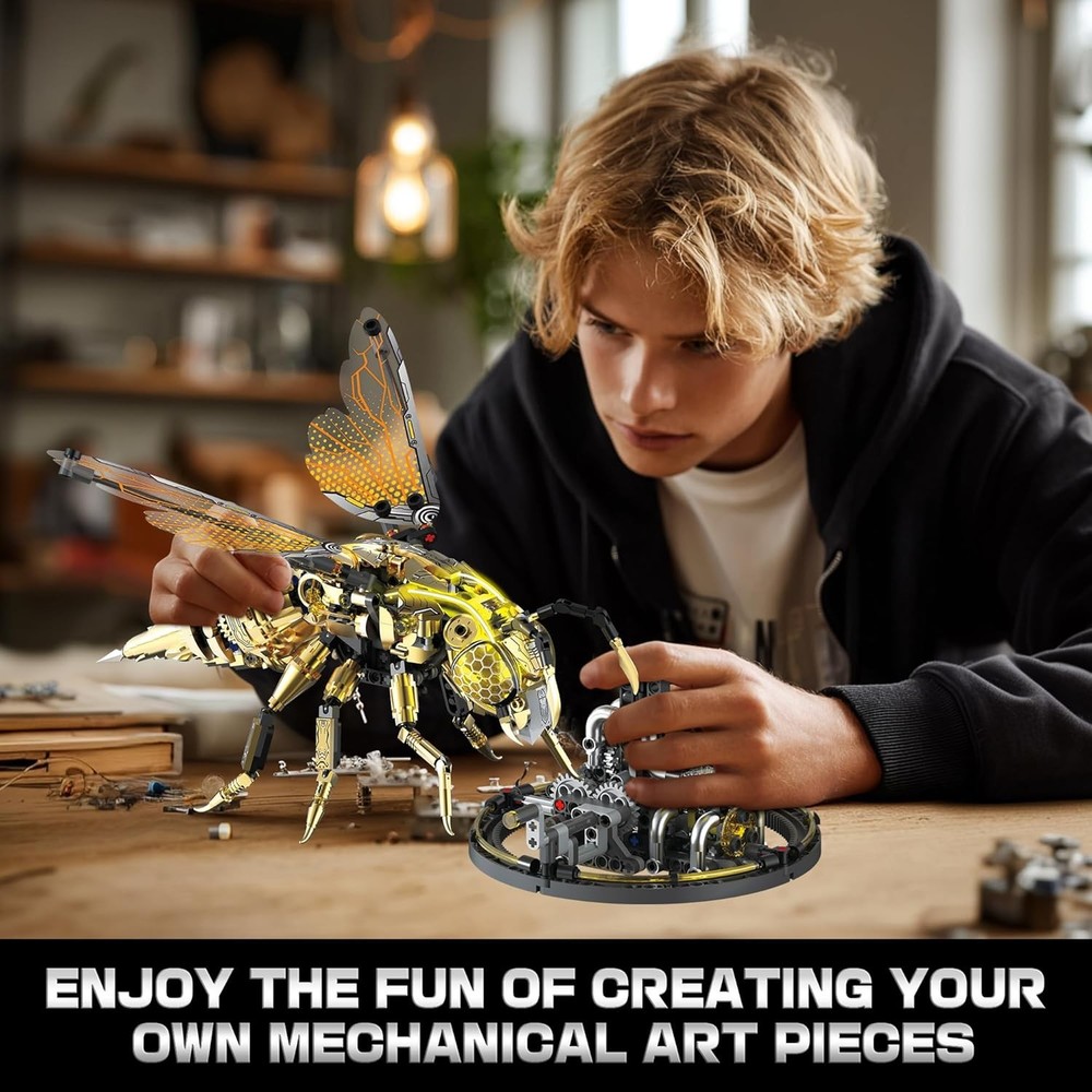 Mechanical Bee Building Set Moving Wings Lights