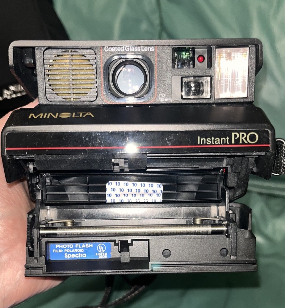 Minolta Instant Pro Instant Camera, CloseUp Camera (Spectra System)- Works, Pics