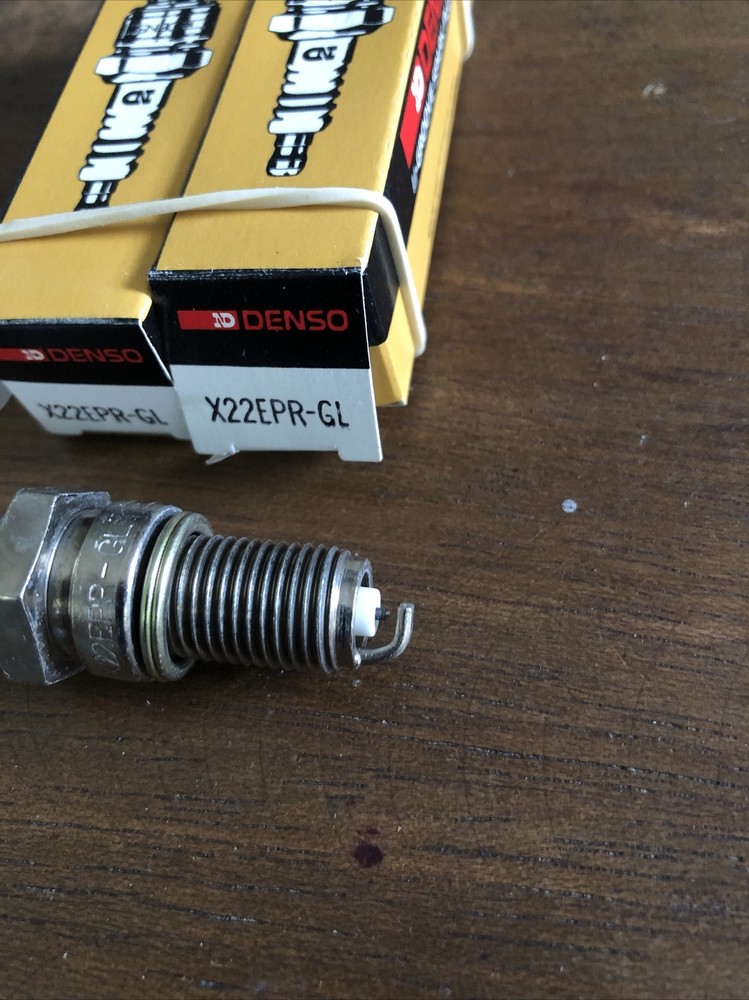 Denso X22EPR-GL 4084. (2 plugs)