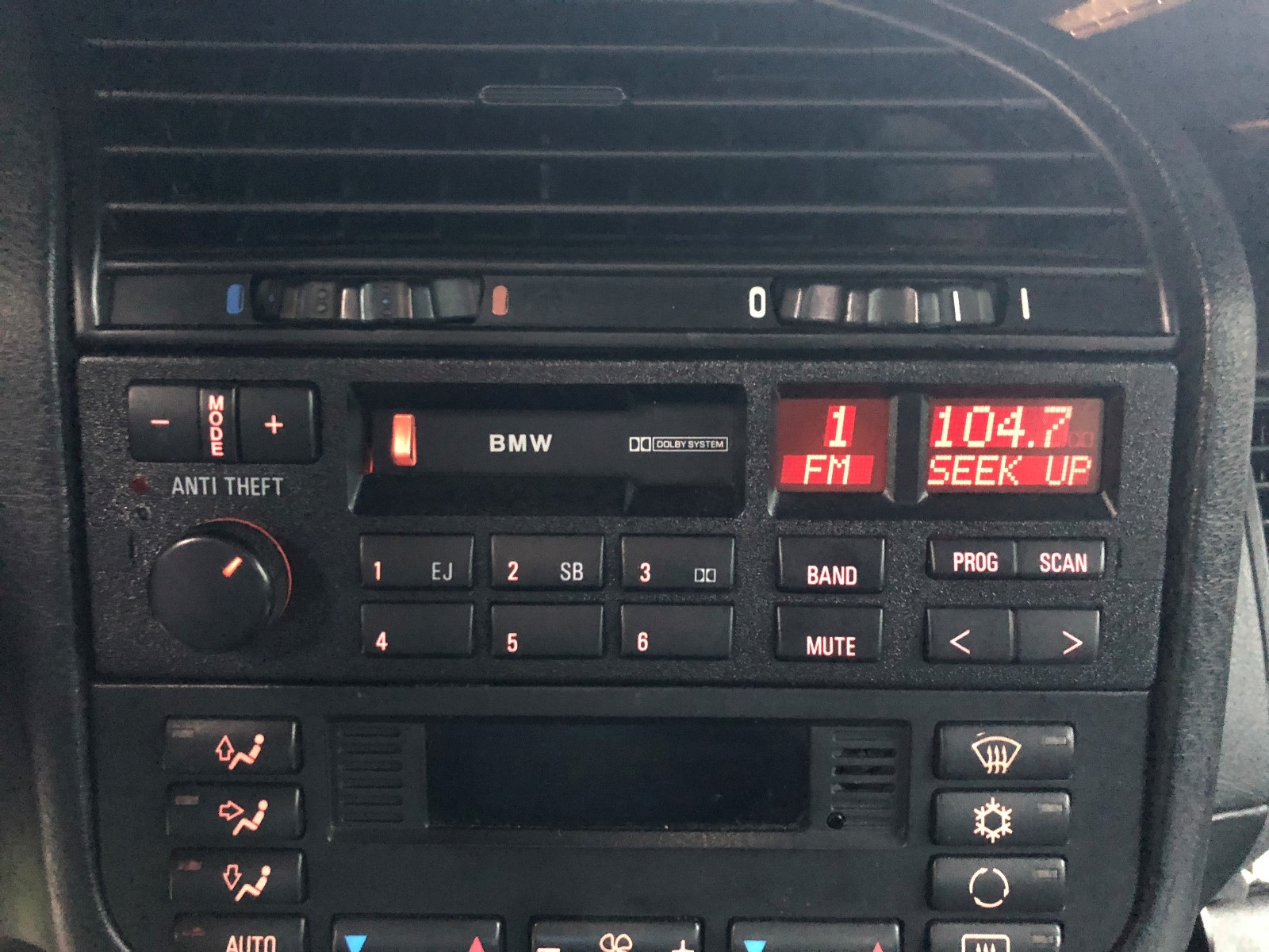 BMW CM5903L RADIO STEREO E31 E32 E34 E36 318 325 M3 M5 525 540 840 CODE INCLUDED