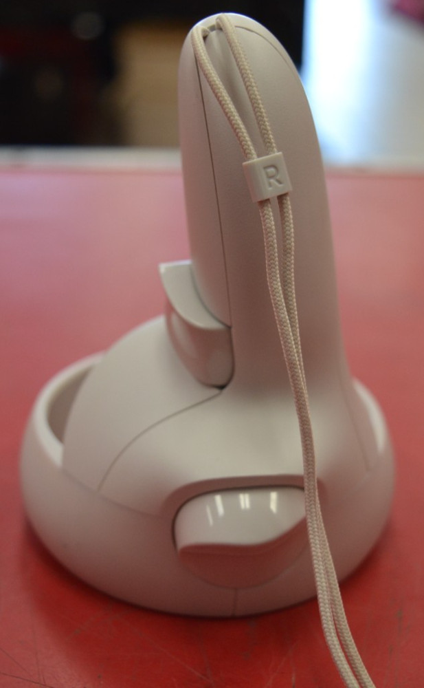 GENUINE Oculus Meta Quest 2 VR Controllers - Left &Right Controllers ONLY *USED*