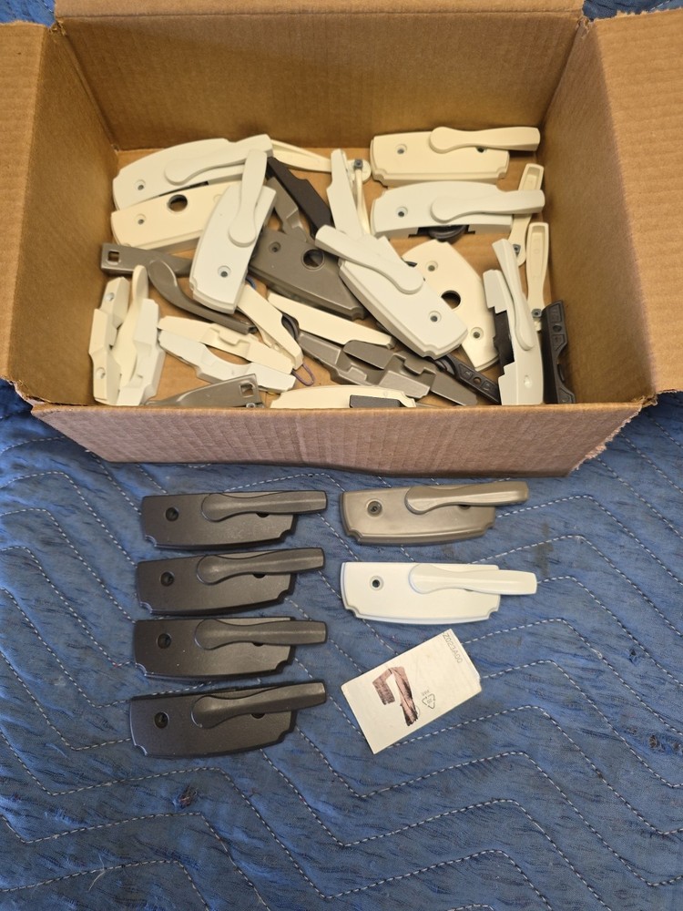 ANDERSEN WOODRIGHT WINDOW HARDWARE LOCK SET 0102631 Read Description