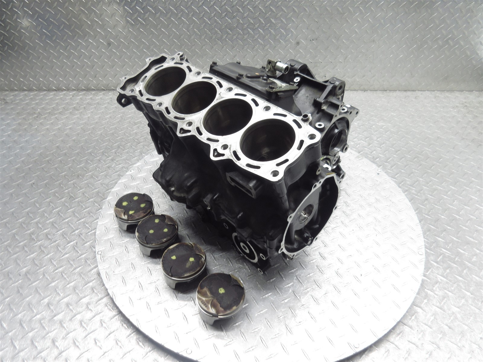 2009 08-11 Kawasaki ZX14R ZX14 Crankcase Case Engine Motor Block Piston **READ**