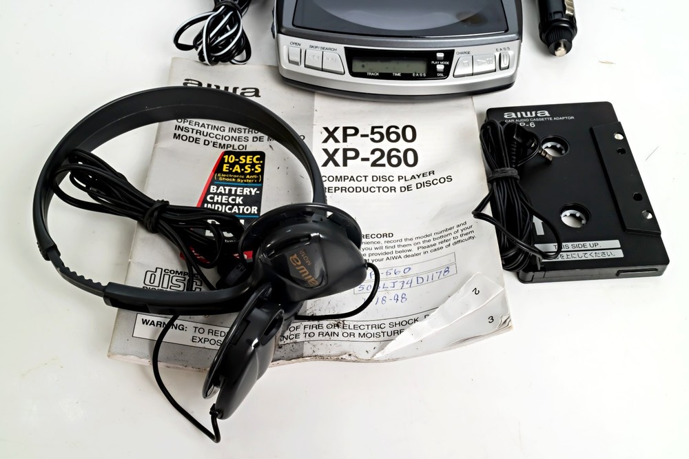 Aiwa Portable CD Compact Disc Player XP-560 EASS WORKS - LCD ISSUE
