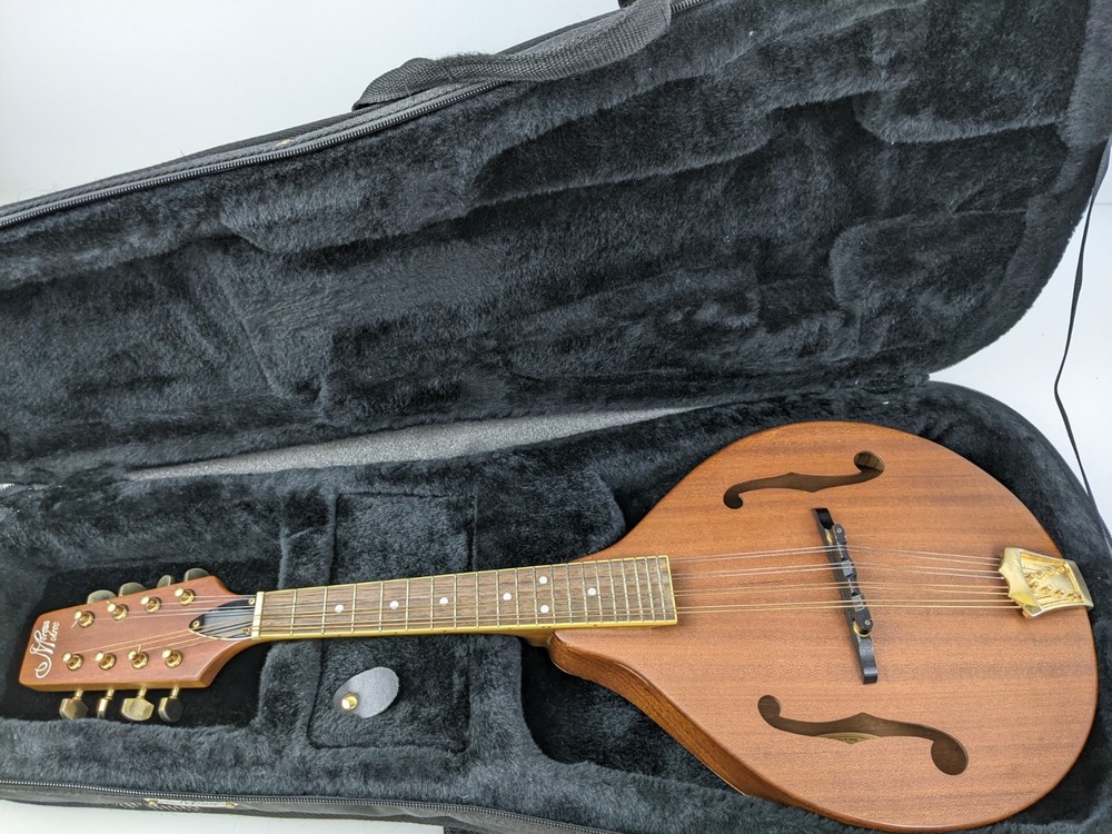 MORGAN MONROE MANDOLIN Model # MAM-200 With Case