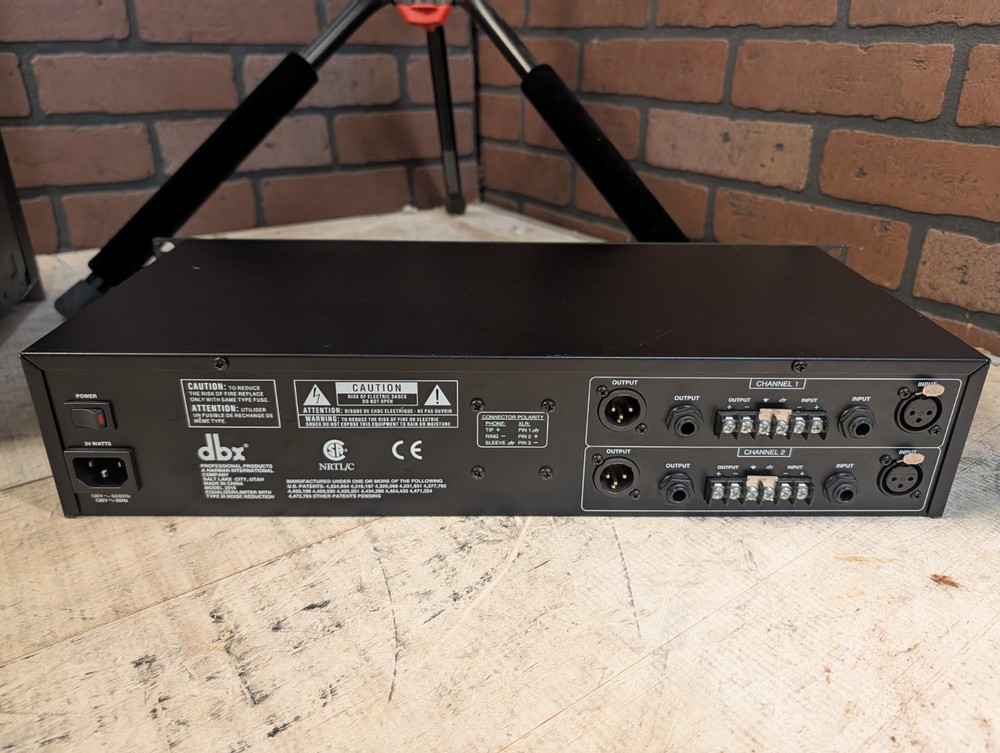 DBX 2215 32-CHANNEL EQ Equalizer