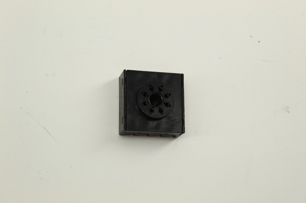Omron P36-08 Relay Socket New
