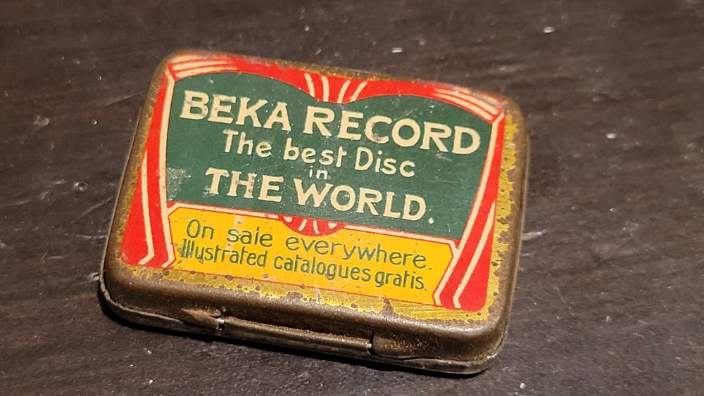 Gramophone phonograph needle tin Beka Flamingo Empty