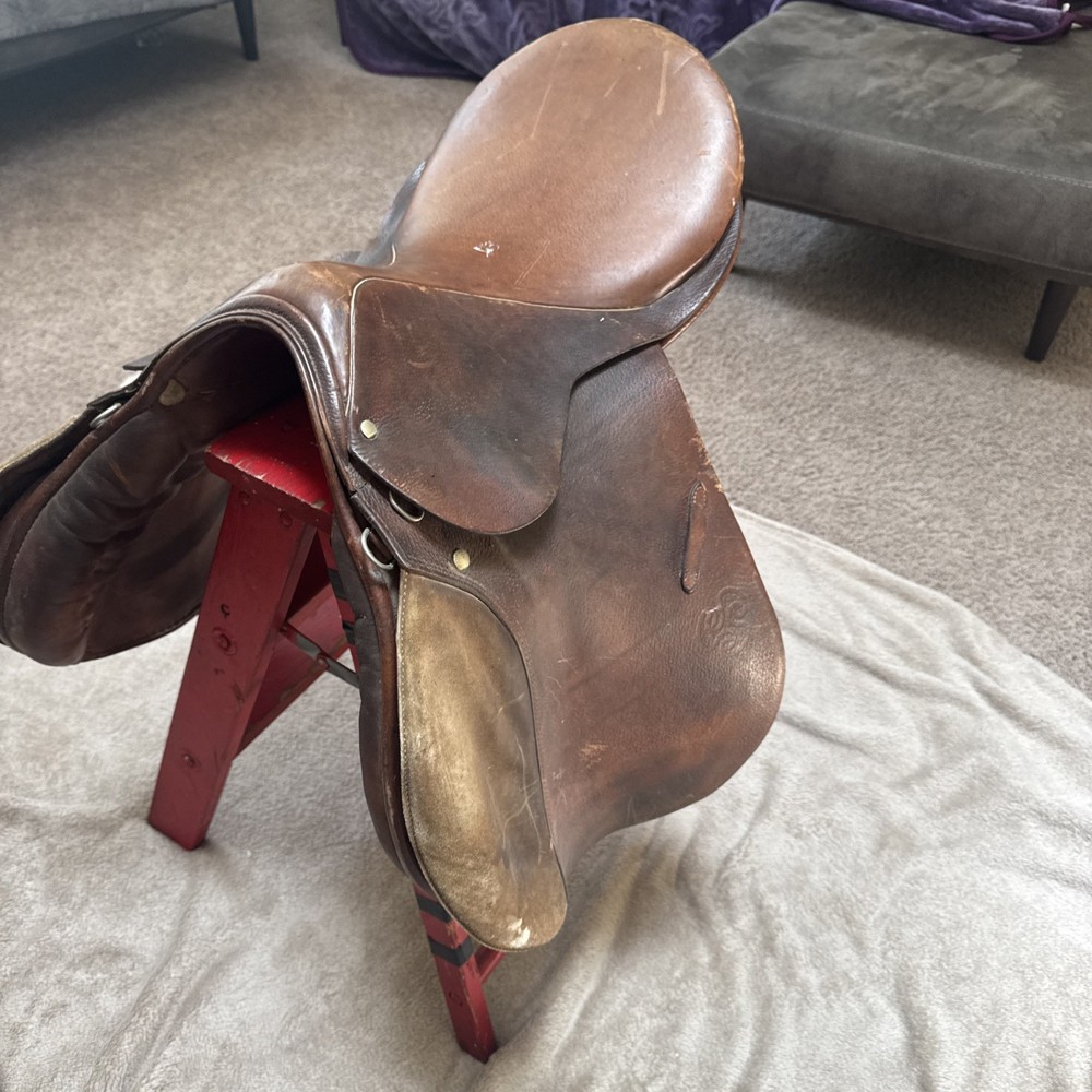 Stubben Siegfried Extra Jump Saddle 17"