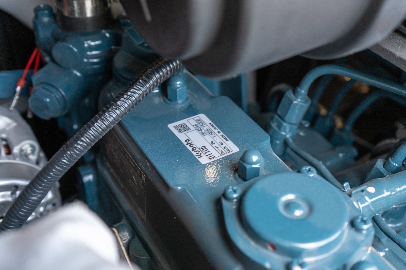 3040lbs TYPHON STOMP X1300 25HP Kubota D1105 EPA Diesel Mini Skid Steer Loader