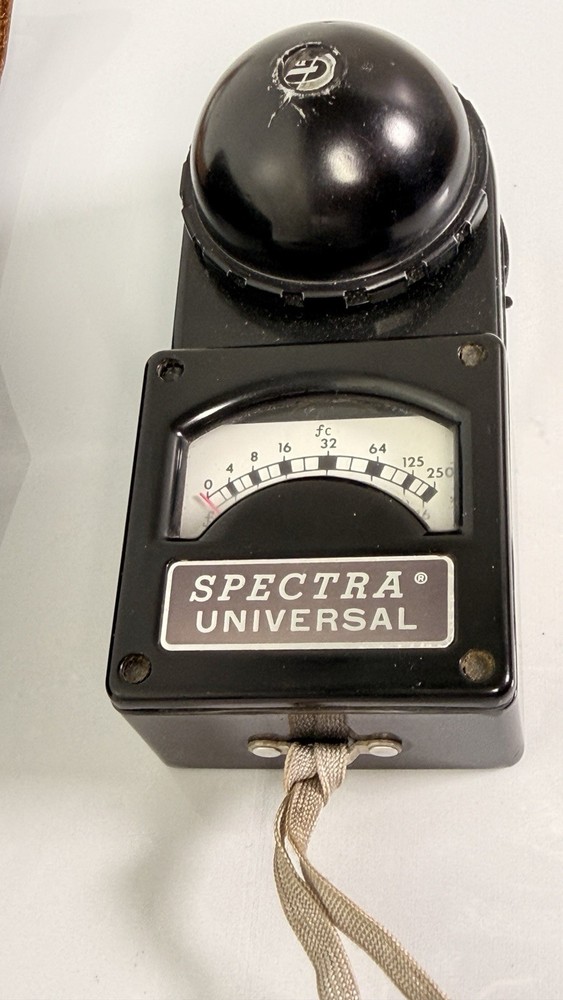 Spectra Universal Exposure Meter Model U-751 with Case & Diffuser Disc X10 125
