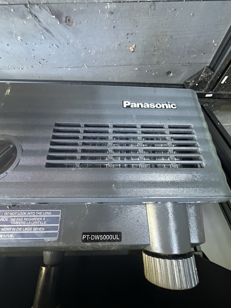 Panasonic PT-DW5000UL Projector