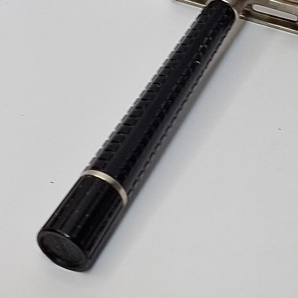 Vintage SCHICK Krona Black Tip Double Edge Safety Razor