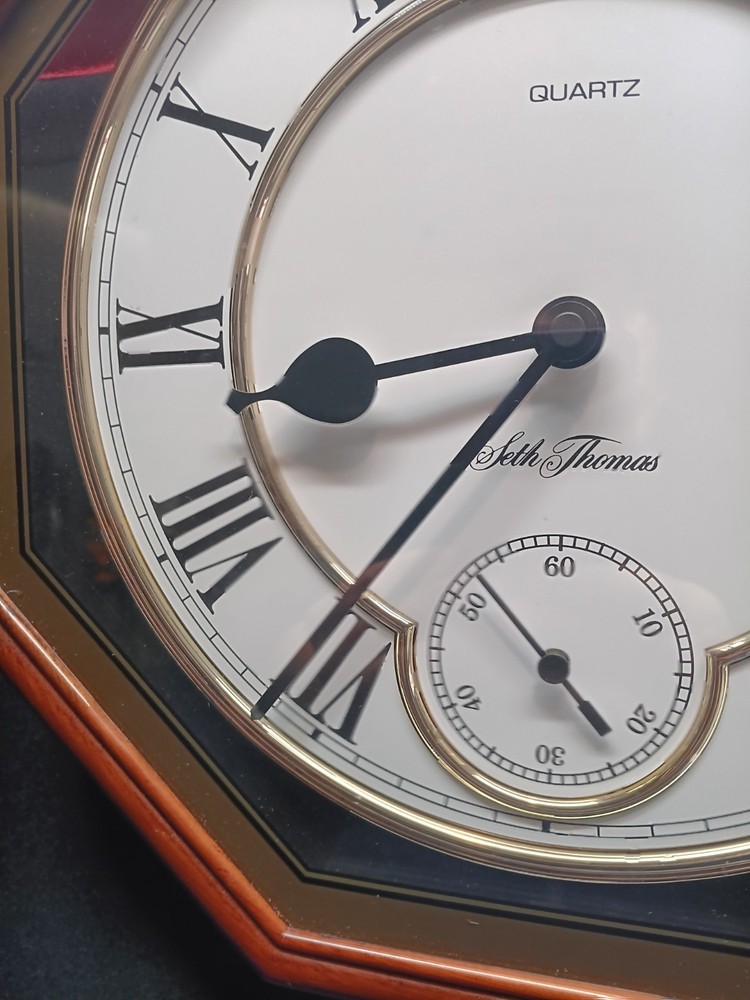 Seth Thomas Octagonal Quartz Wall Clock Brown Plastic Frame battery-operated