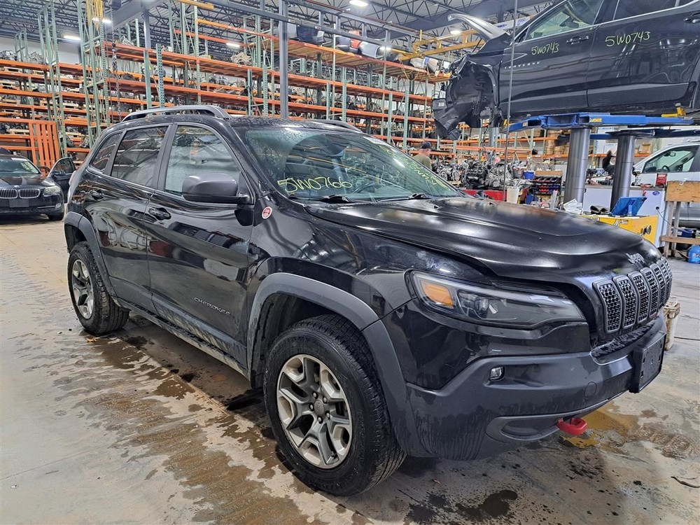 2019 Cherokee Camera/Projector Sku#4270632