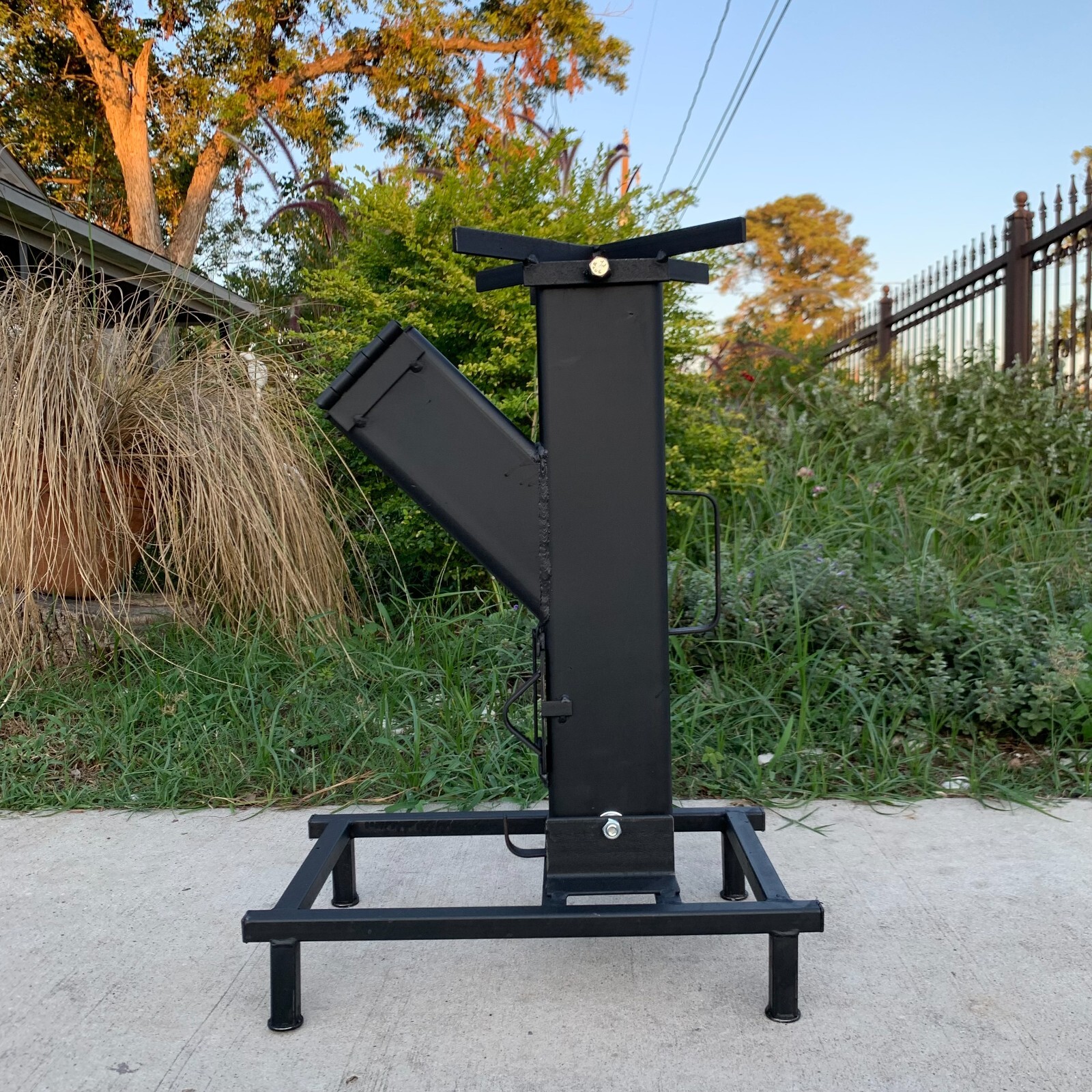 LAREDOS BLACKSMITHS PORTABLE ROCKET STOVE 2YRS WARRANTY