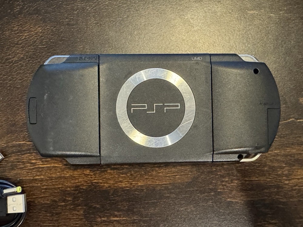 PSP 1000 with extras | READ DESCRIPTION