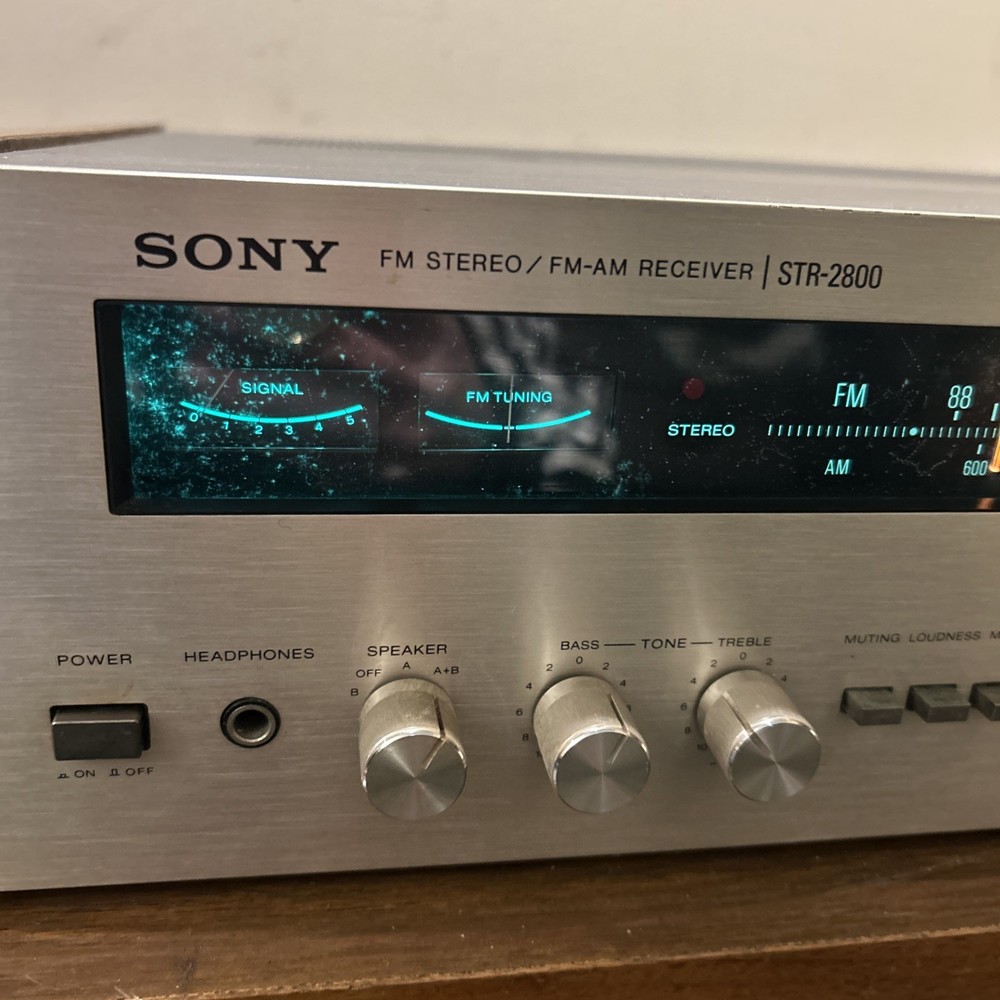 Sony FM Stereo/ FM-AM Receiver Str-2800 -Powers On - Untested