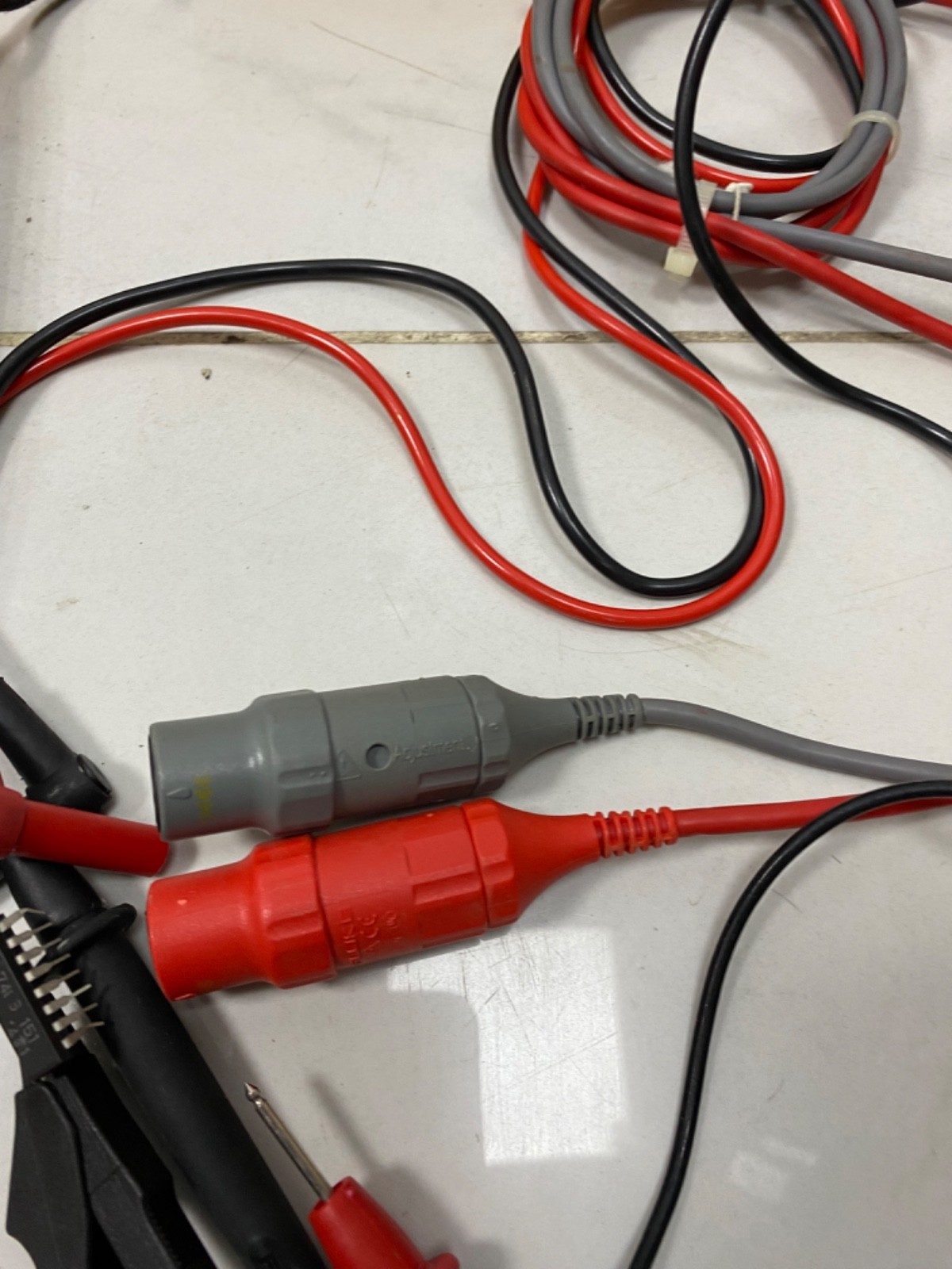 Fluke 196C Digital Oscilloscope ScopeMeter Color Handheld 1GS/s 100mhz