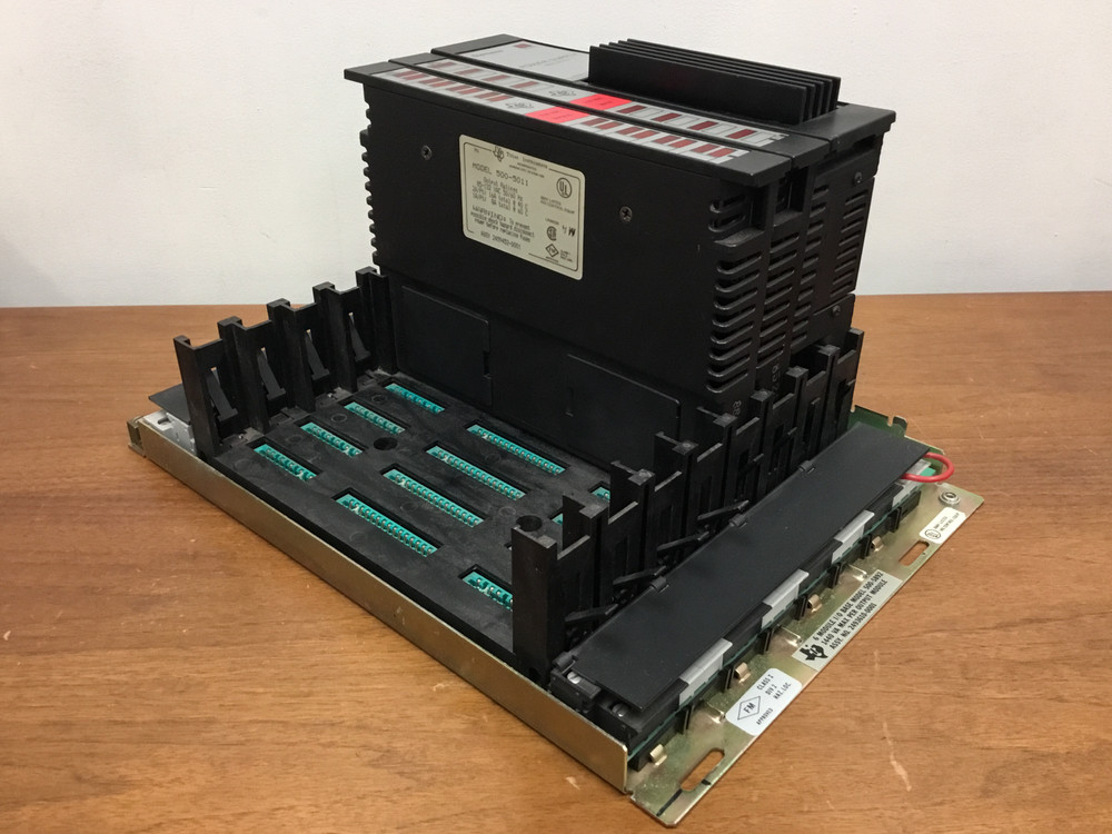 Texas Instruments - Model 500-5892 - 6 Module I/O Base