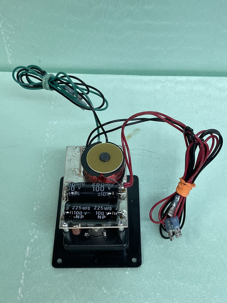 AVEX 2-way Speaker Crossover with Input Panel, Connector, and Wiring B