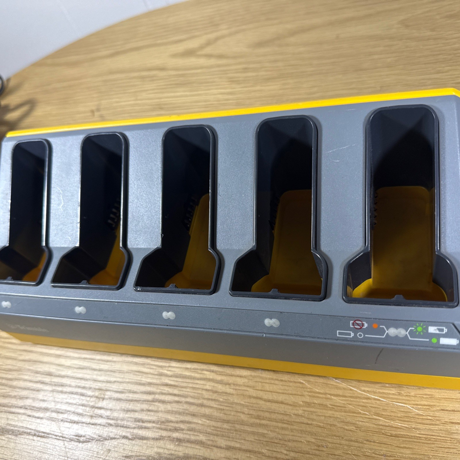 Trimble 57550-00 5-Bay Battery Charger Power Kit w/ AC Adapter Tested