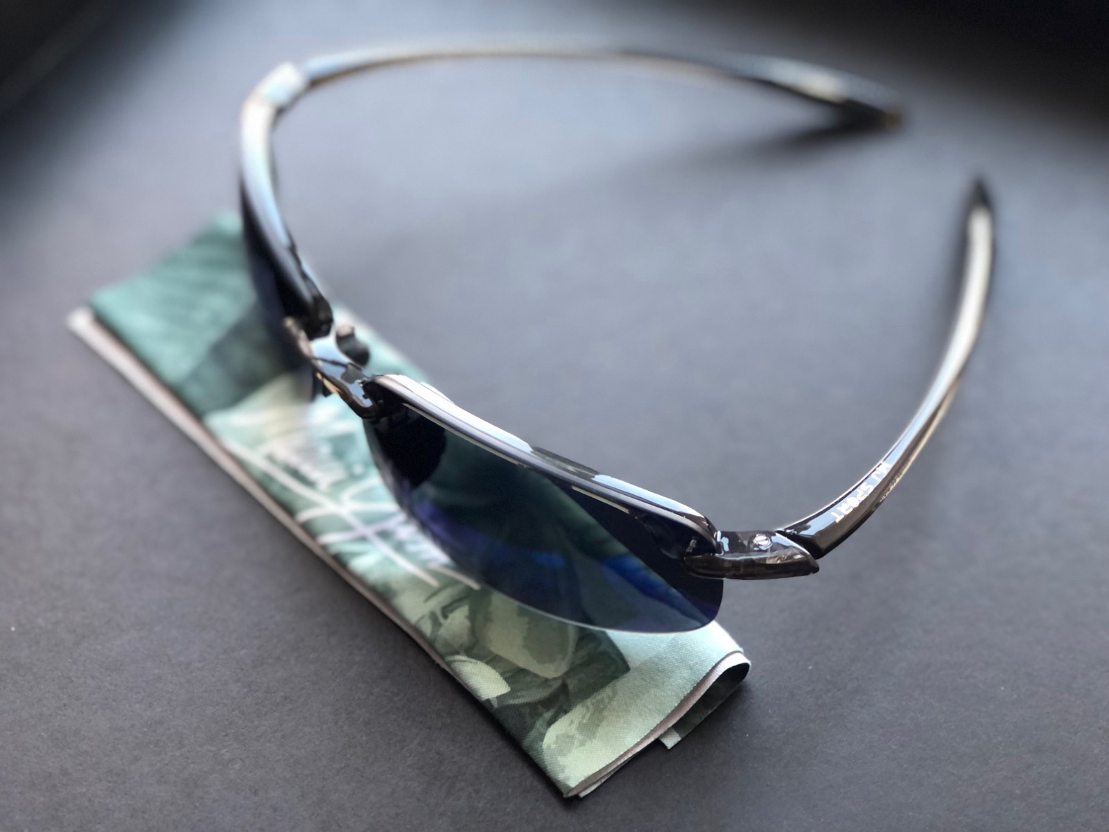 Maui Jim Sunglasses B407-11 Ho'okipa Grey Frame / Blue Hawaii Polarized Lenses